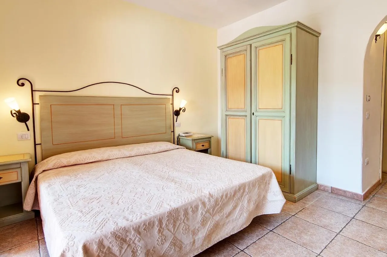 Hotel Li Graniti Baja Sardinia