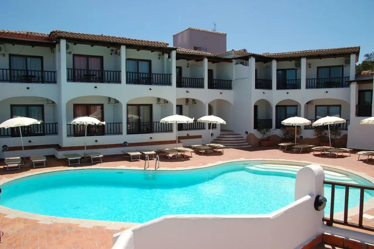 Hotel Li Graniti Baja Sardinia 4*,